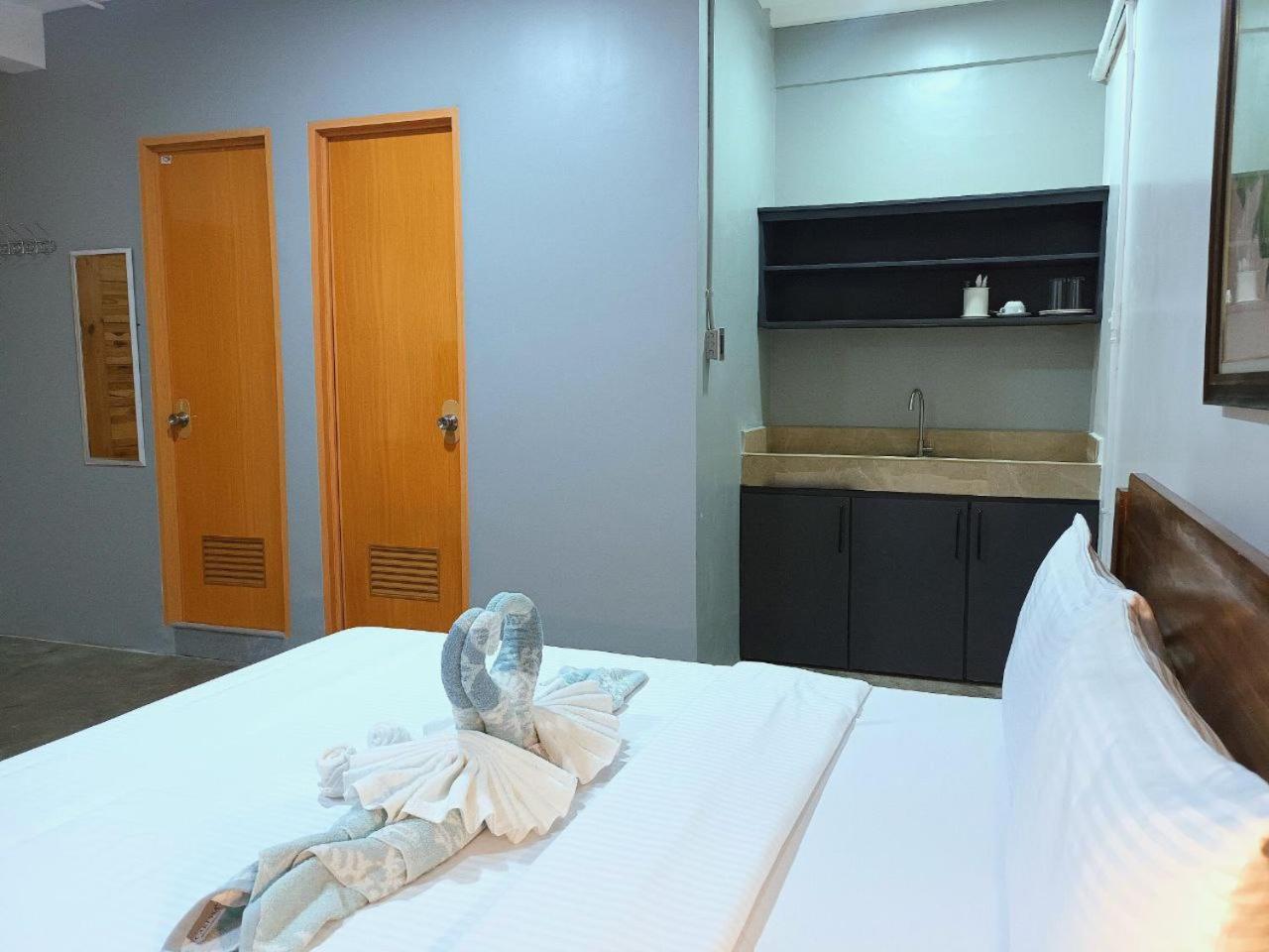 Av Suites Puerto Galera Exterior foto