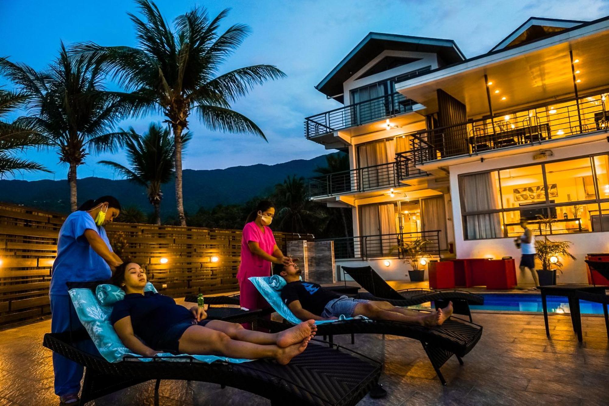 Av Suites Puerto Galera Exterior foto